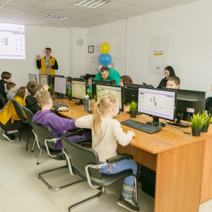 Новый класс в развлекательном центре города Томска! Скоро открытие! - КИБЕРшкола программирования для детей, компьютерные курсы для школьников, начинающих и подростков - KIBERone г. Шушары